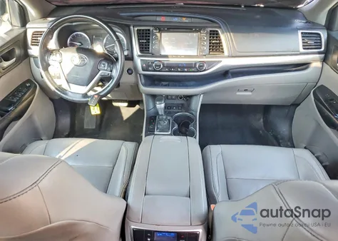 2018 Toyota Highlander Se z USA, uszkodzony, nr VIN 5TDJZRFH8JS559516